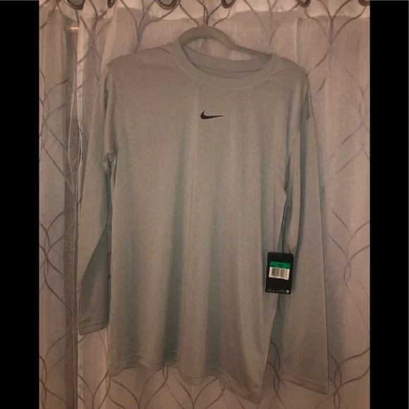 NWT Nike lite gray long sleeve shirt - Picture 1 of 3